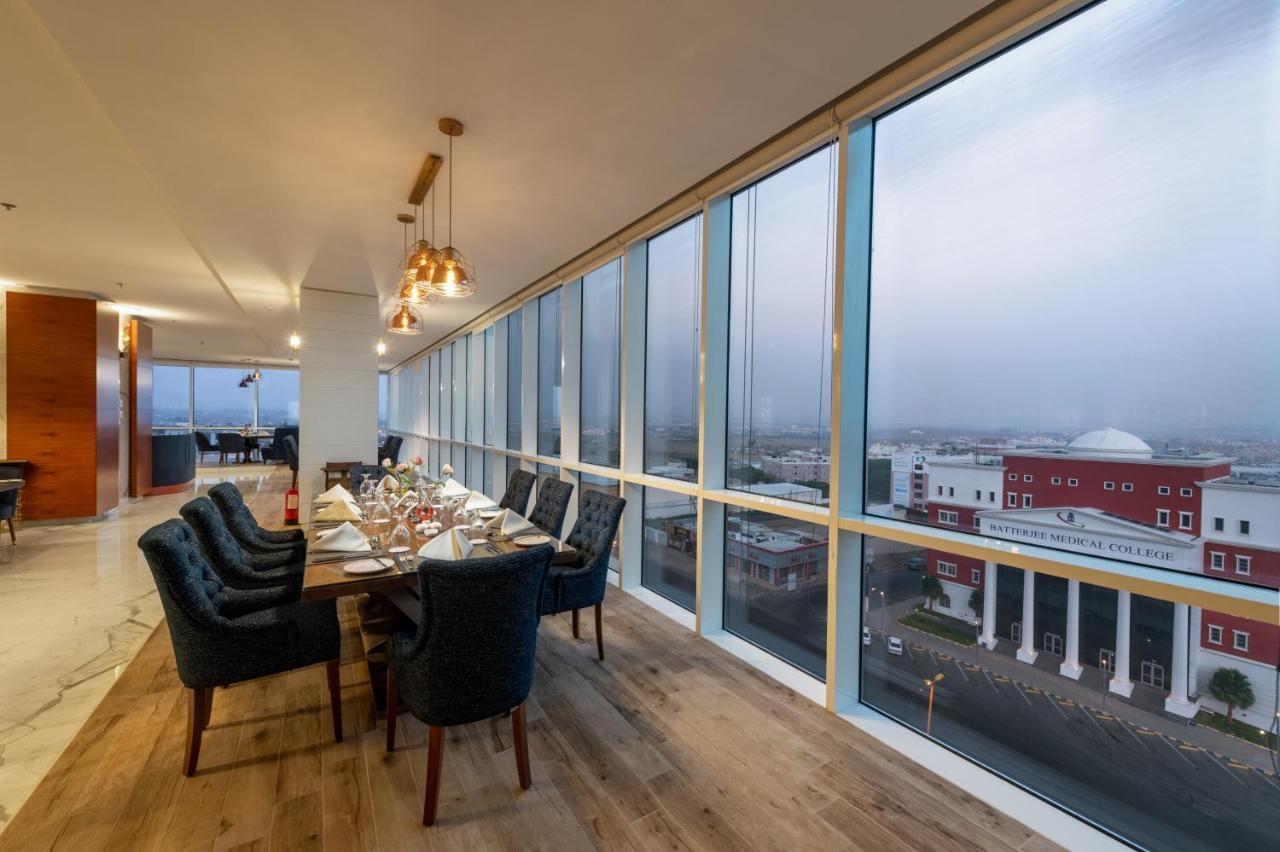 Nivel Hotel Abha Khamis Mushait Exterior foto The 360° view from the 360° restaurant